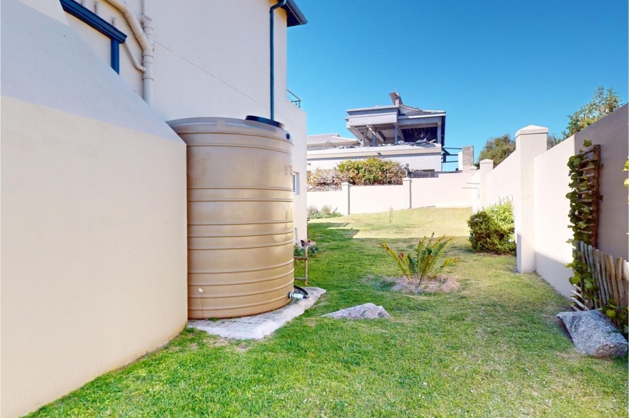 5 Bedroom Property for Sale in Country Club Western Cape